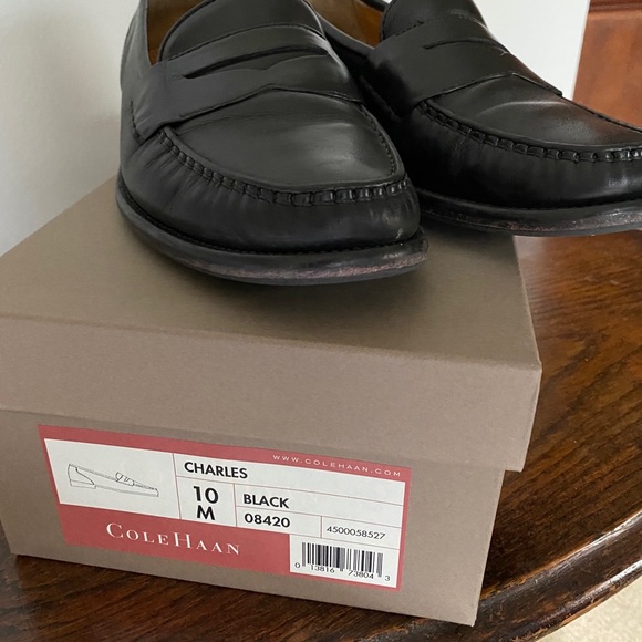 Cole Haan. Charles Loafers. Size 10M - Picture 2 of 2